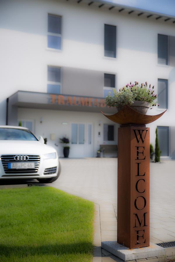 Hotel Traumfabrik Büttelborn Екстериор снимка