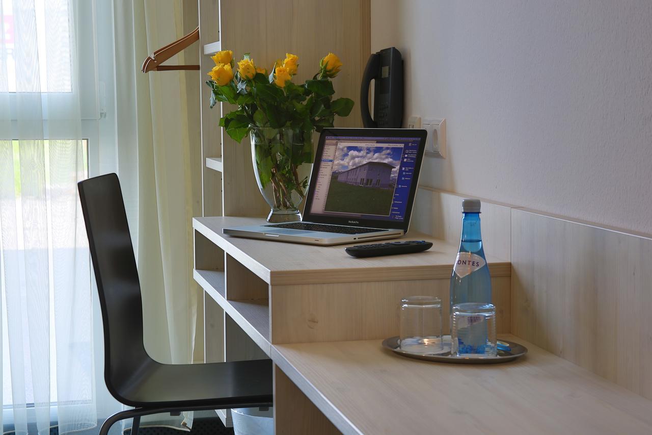 Hotel Traumfabrik Büttelborn Екстериор снимка