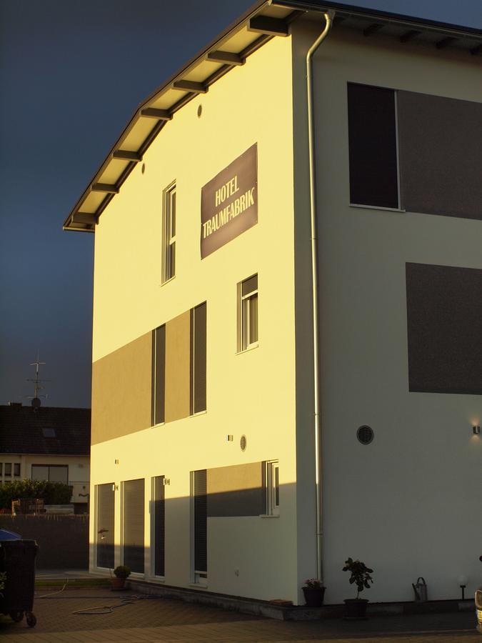Hotel Traumfabrik Büttelborn Екстериор снимка