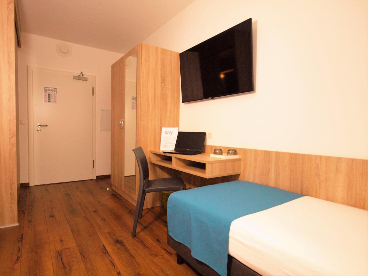 Hotel Traumfabrik Büttelborn Екстериор снимка